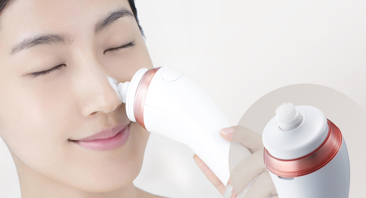 Pore-Targeting Silicone Brush