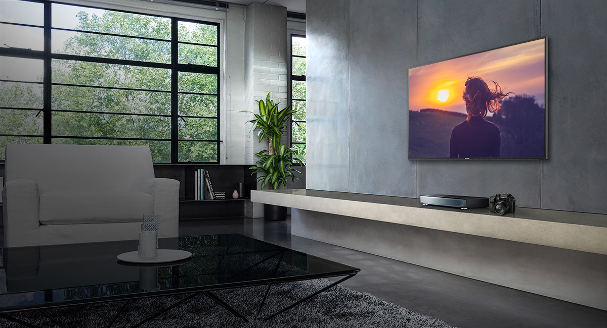 
Reproducing beautiful memories on a large screen