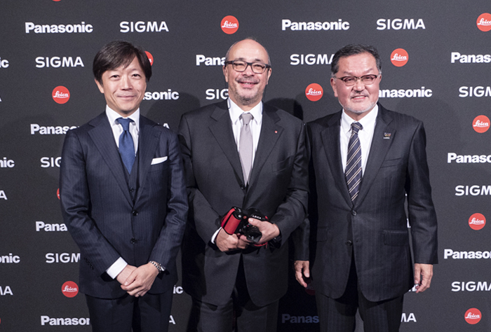 Section 1: Challenge to a full-frame mirrorless camera