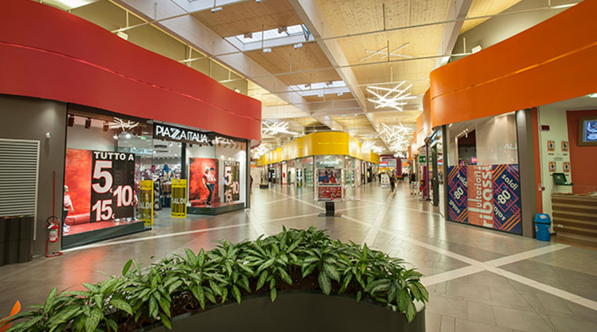 An image of Le Centurie shopping complex interior
