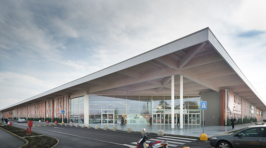 An image of Le Centurie shopping complex exterior