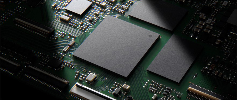 2 : Condensing four years of performance evolution in the GH5 body size