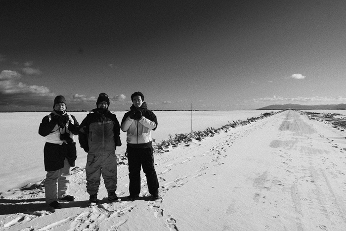 Engineers personally accompany the photographer to the shooting site