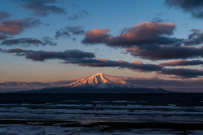 Engineers personally accompany the photographer to the shooting site