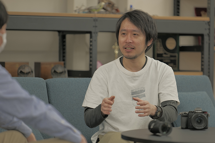 1 : Creating a completely new standard zoom lens that befits the needs in a new era