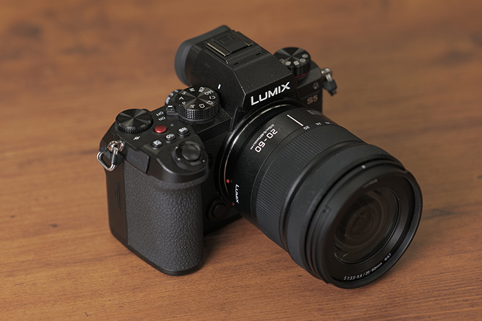 1 : Creating a completely new standard zoom lens that befits the needs in a new era