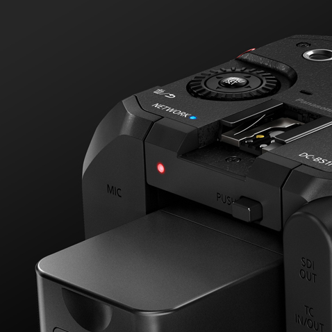 Etu-/takamerkkivalo – näkyvissä neljältä sivulta