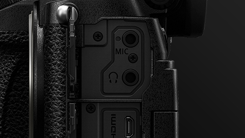 3,5 мм разъем для микрофона и разъем для наушников