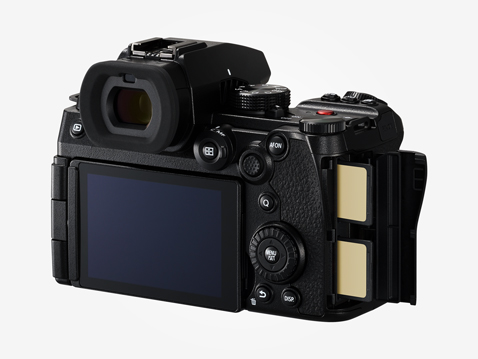 Slot dublu pentru card SD pentru gestionarea flexibilă a datelor