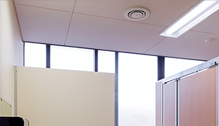 An image of installation of air-e at Ibaraki Prefectural Central Hospital