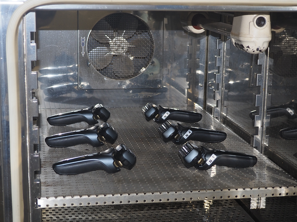 Postarzanie plastikowych części golarek w komorze klimatycznej