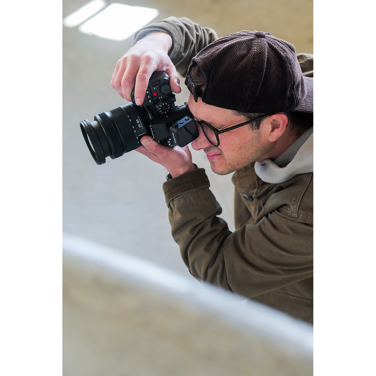 Pełne wsparcie fotografowania z ręki i nagrywania w ruchu