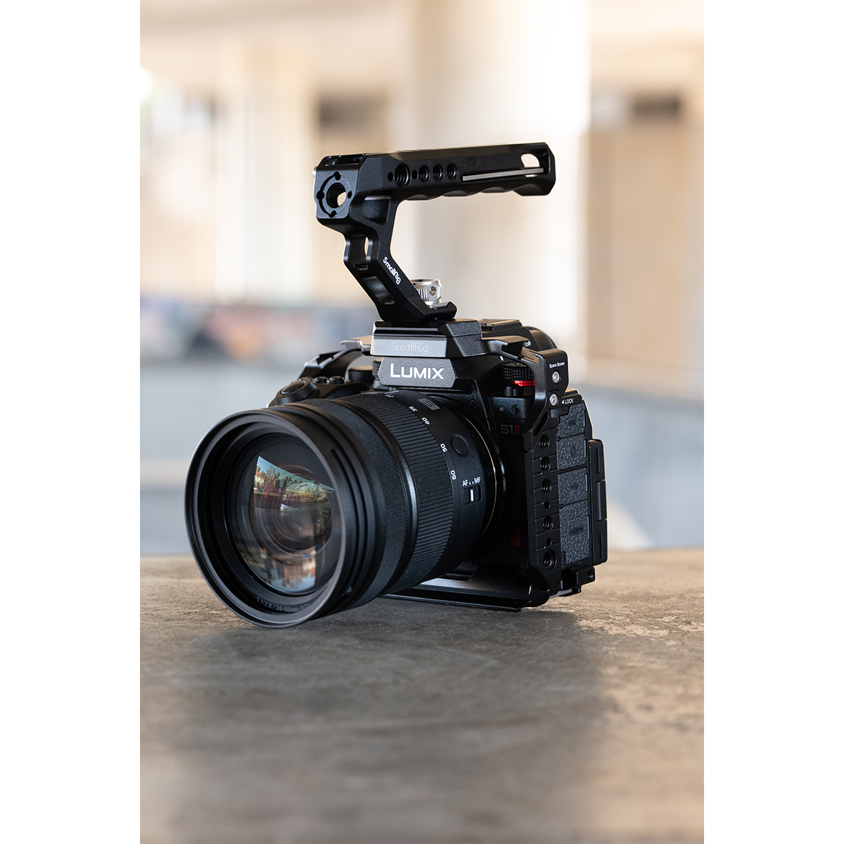 Kompatybilny z różnymi akcesoriami