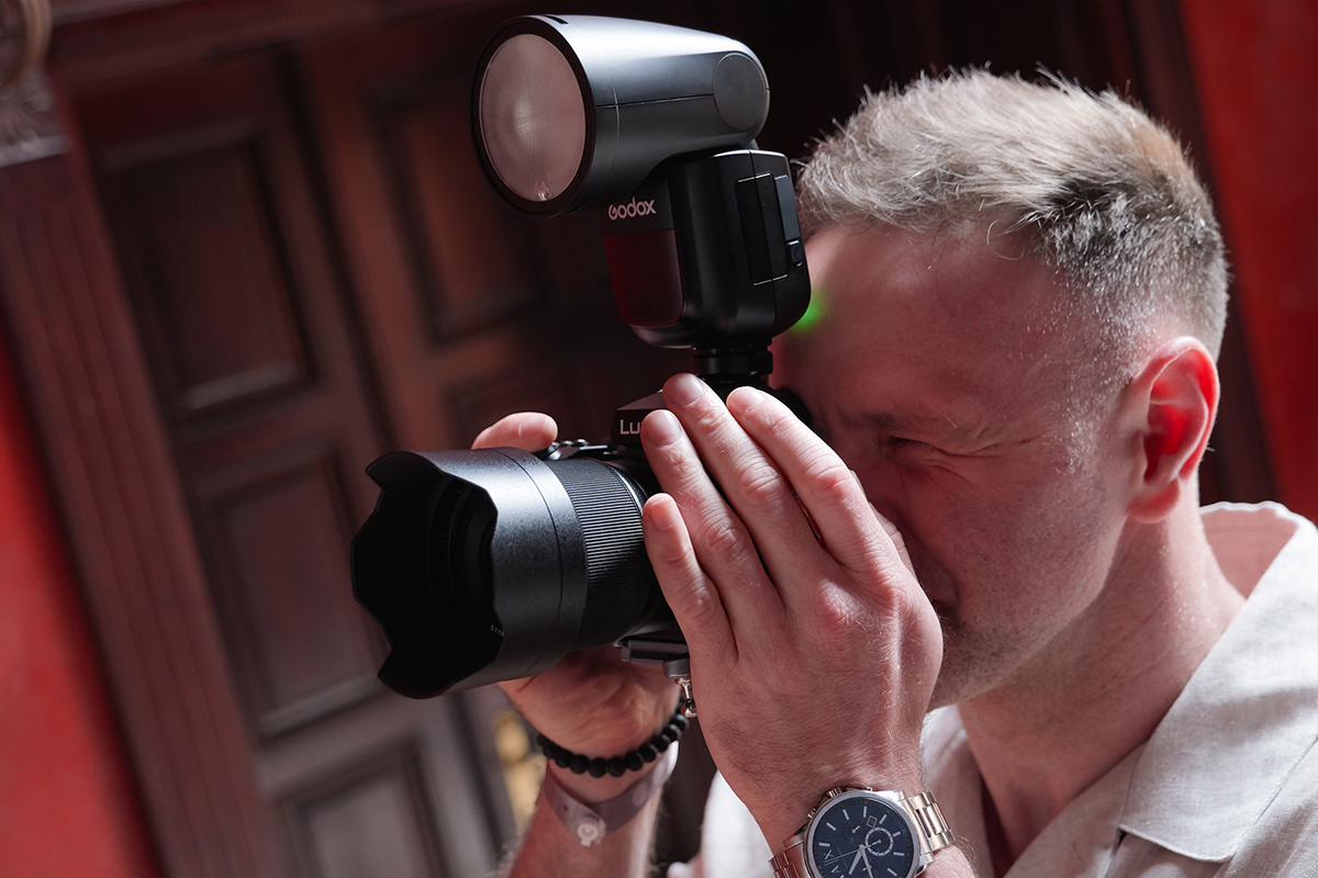 Kompatybilny z różnymi akcesoriami