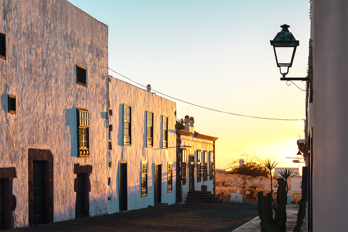 Striking Photos and Videos in High Quality