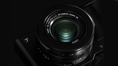 Түсіруден көбірек қызық әкелетін әмбебап фокустық қашықтық және тамаша макро өнімділік