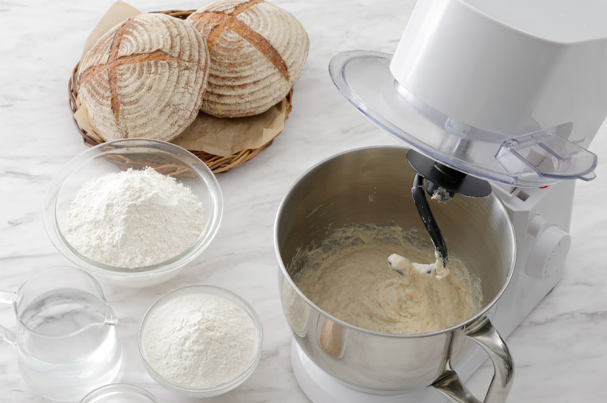 Замес теста для хлеба