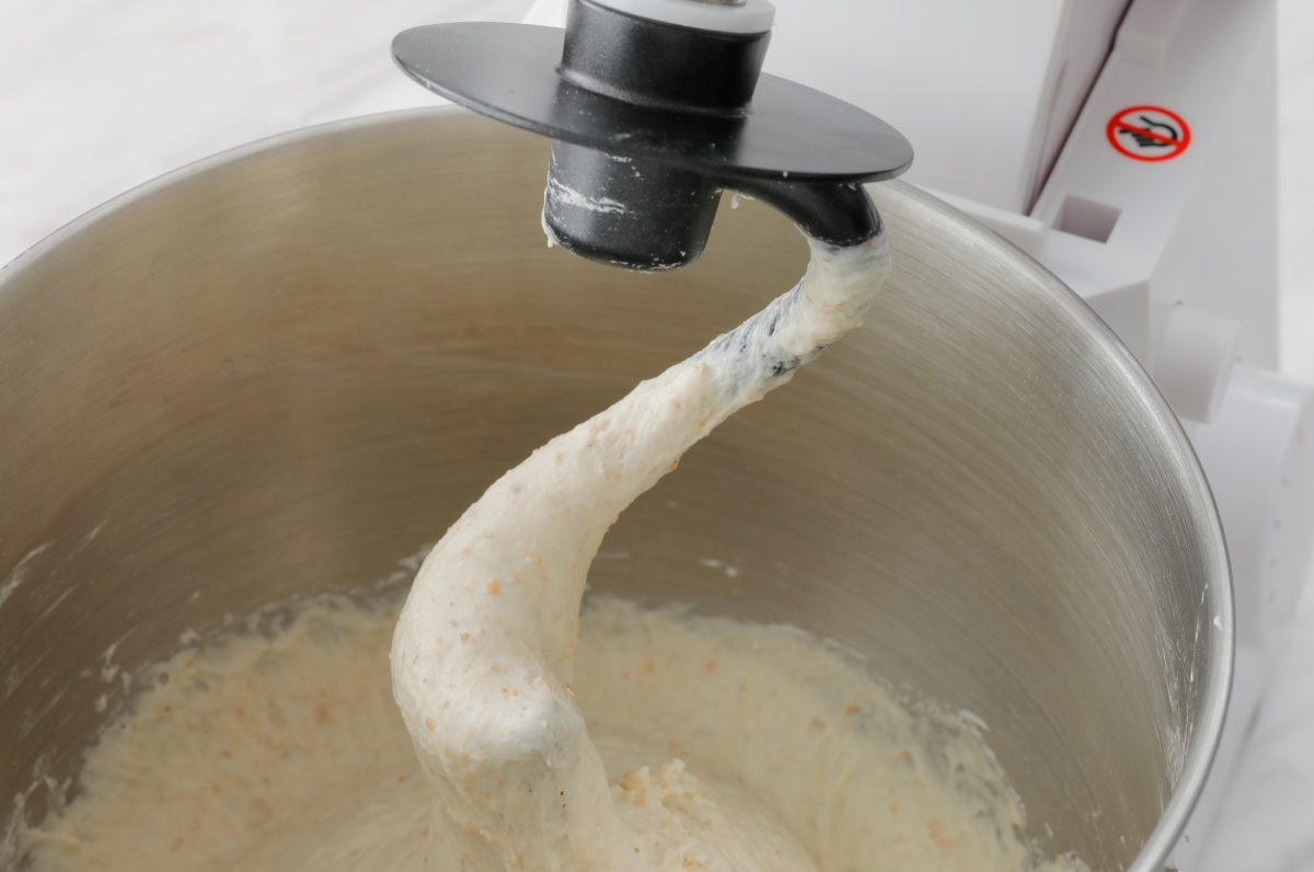 Замес теста для хлеба