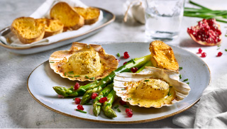 Scallops au Gratin with Green Asparagus