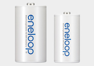 Presentación de celdas eneloop tamaño C y D.