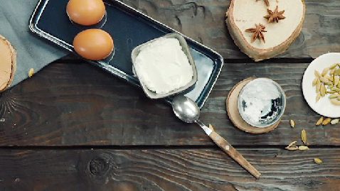 Soufflés au fromage à la crème et à la compote de cerises