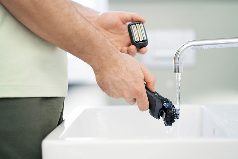  Panasonic пуска нова самобръсначка от серията 900 с 5 ножчета