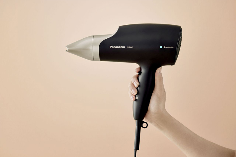 Noul uscător de păr Panasonic EH-NA67 Enrich + Family Care asigură o sănătate avansată a părului întregii familii