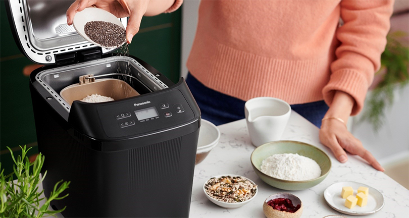 Panasonic præsenterer ny mini-brødbager SD-PN100: Sundt hjemmebagt brød til enhver livsstil.