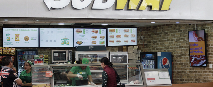 Subway promueve sus novedades con ayuda de una solución de contenidos y señalización digital de Panasonic