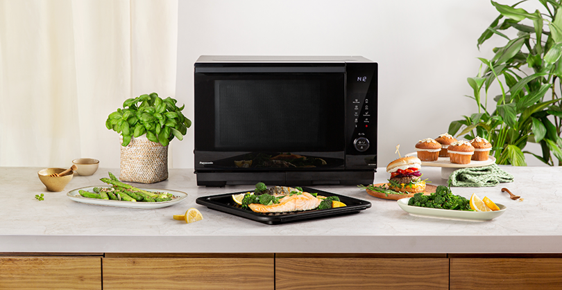 PANASONIC PREZINTĂ NOUL CUPTOR  MIXT CU ABUR NN-DS59N