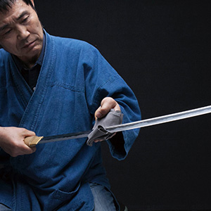 Clean, Precise Trimming with Japanese Blade Technology