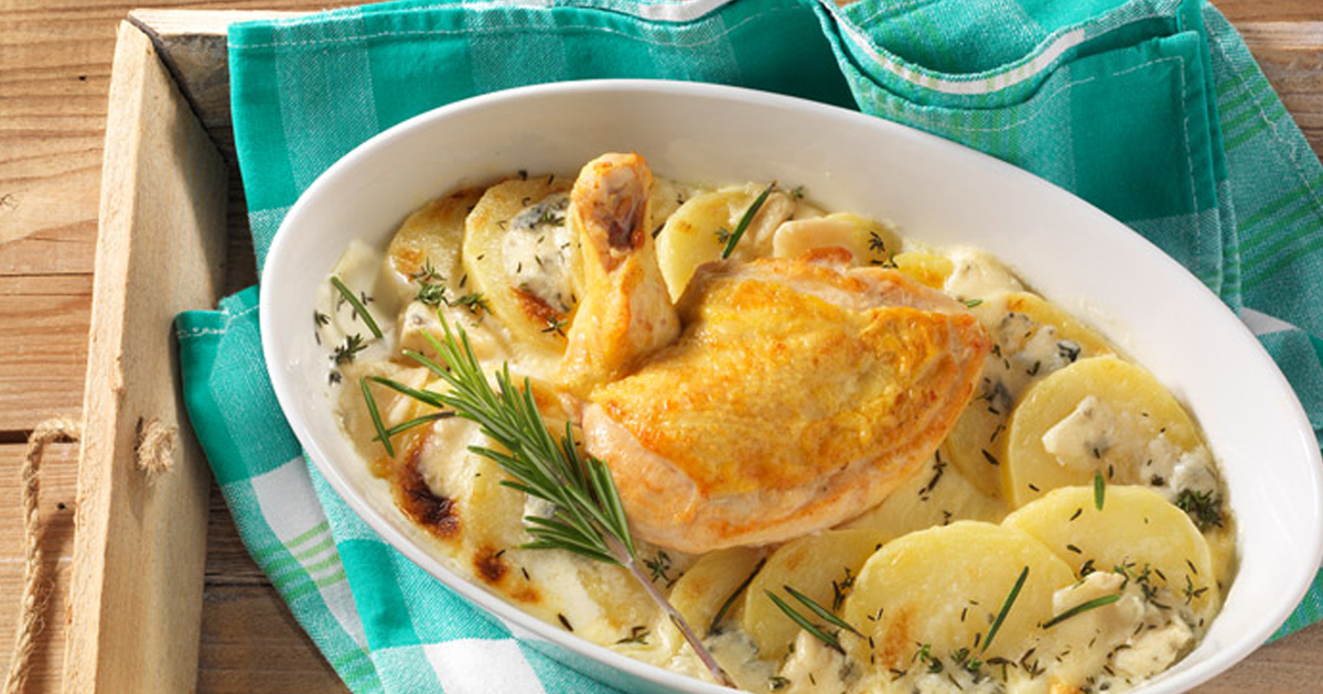 Chicken Breast with Gorgonzola on Potatoes