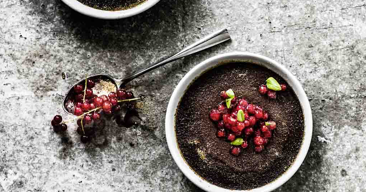 Crème brûlée au chocolat et aux groseilles