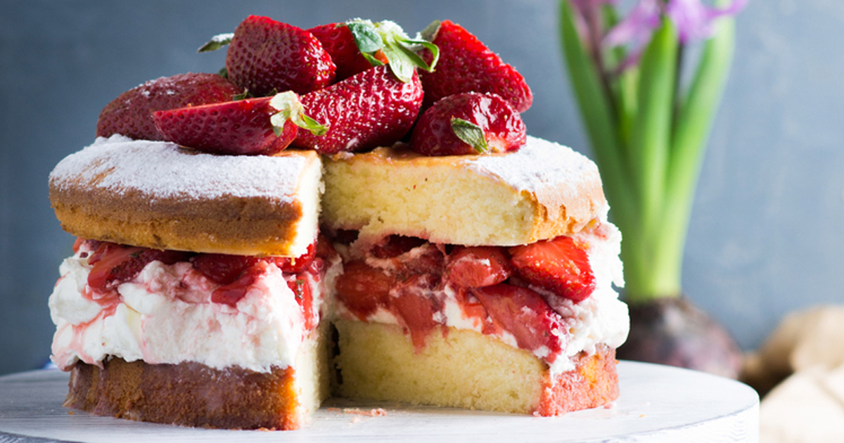 Fresh Strawberry Cake