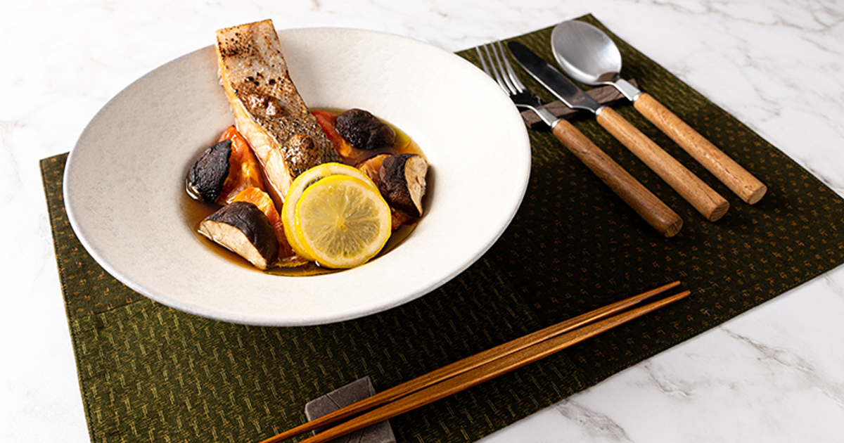 Grilled Salmon and Tomatoes in Dashi Broth