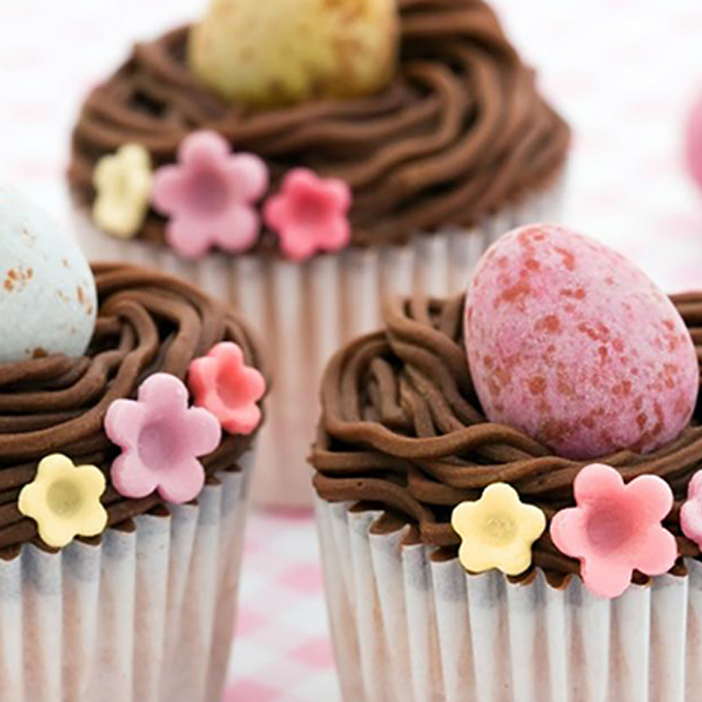 Mini Easter Fudge Cakes