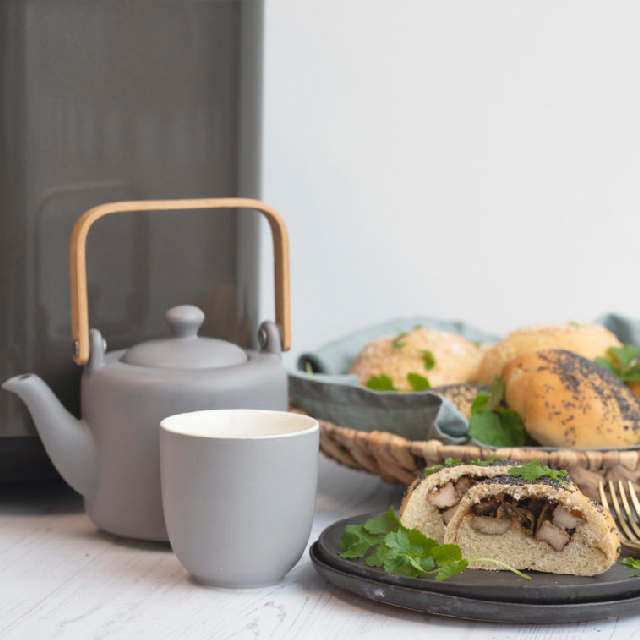 Oriental Chicken Rolls