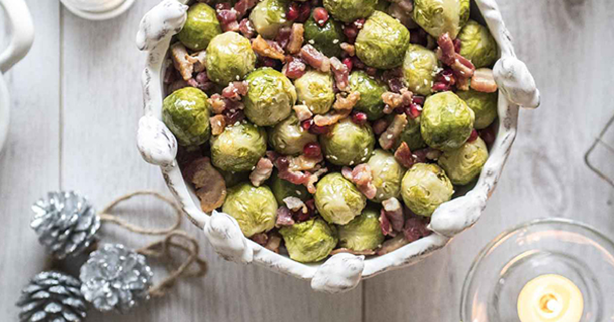 Choux de Bruxelles rôtis avec bacon et graines de grenade