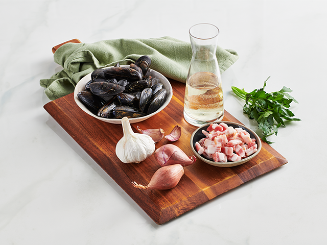 Steamed Mussels in White Wine ingredients image