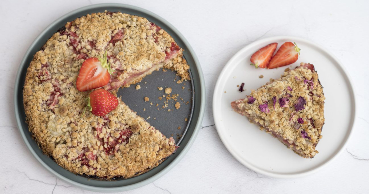 Strawberry Rhubarb Crisp Bake
