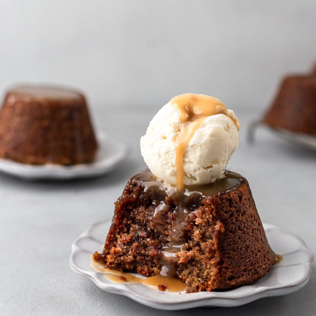 Pouding végétalien au caramel collant