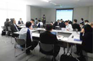 This photo shows the case study workshop on environment risk held in Japan.