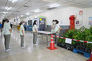This photo shows the distribution of seedlings to employees at the base in Thailand. We are working to prevent global warming by distributing them to employees who wish to seedlings at home.