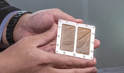 パナソニック インダストリーが宇宙曝露実験のために用意したサンプル。