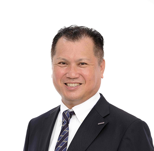 写真：パナソニック デバイスコンポーネント株式会社　代表取締役社長　川端　稔