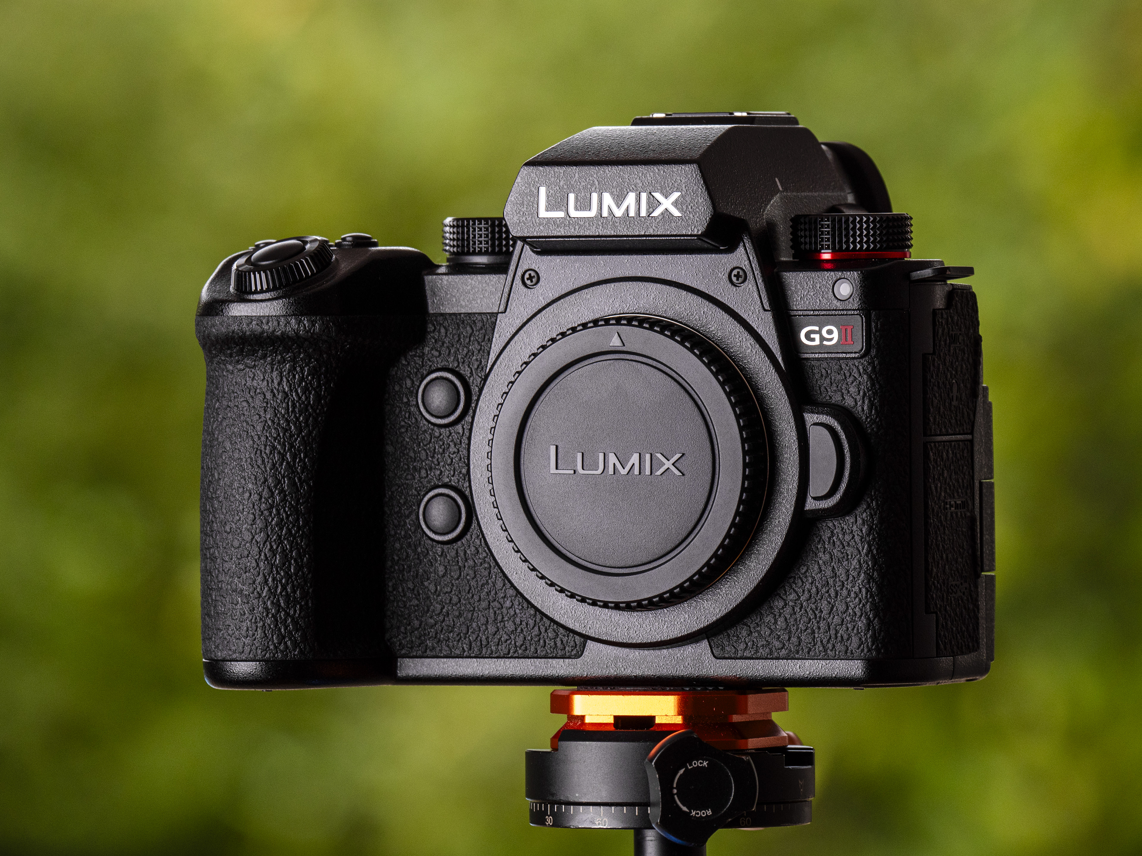 Lumix G9II приносить величезну кількість нових функцій у флагманську модель Panasonic формату Micro Four Thirds