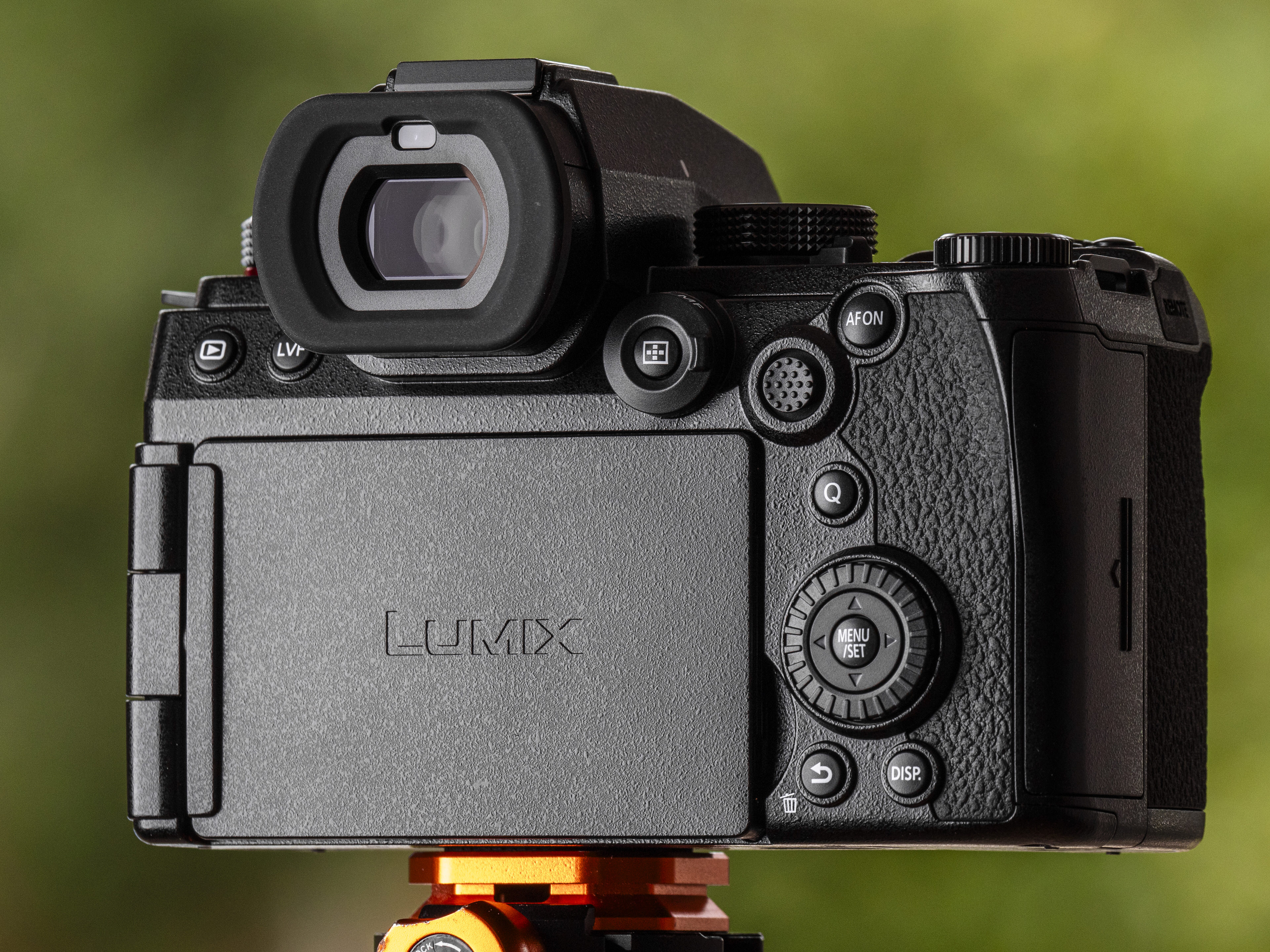 Lumix G9II приносить величезну кількість нових функцій у флагманську модель Panasonic формату Micro Four Thirds