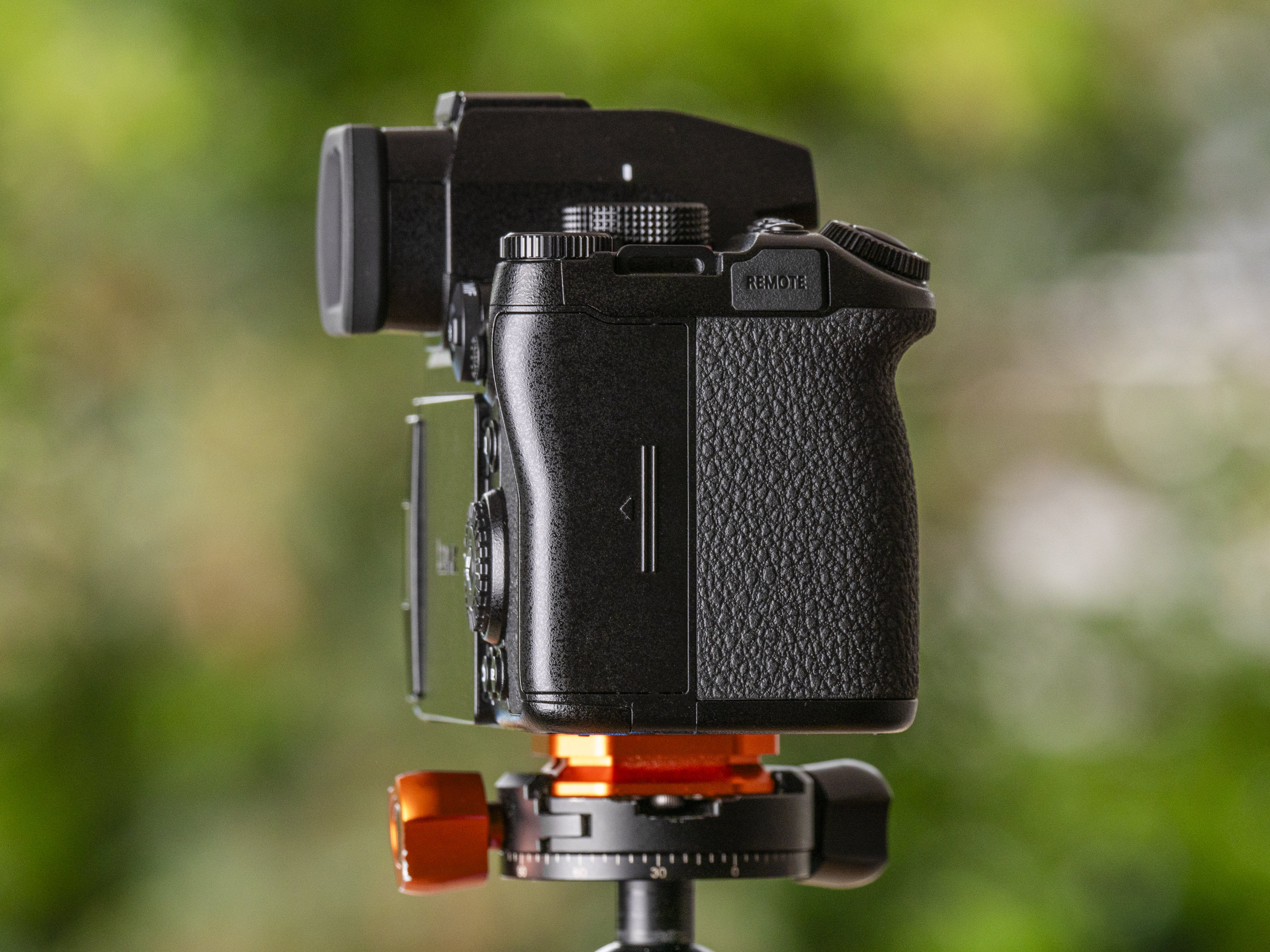 Lumix G9II приносить величезну кількість нових функцій у флагманську модель Panasonic формату Micro Four Thirds