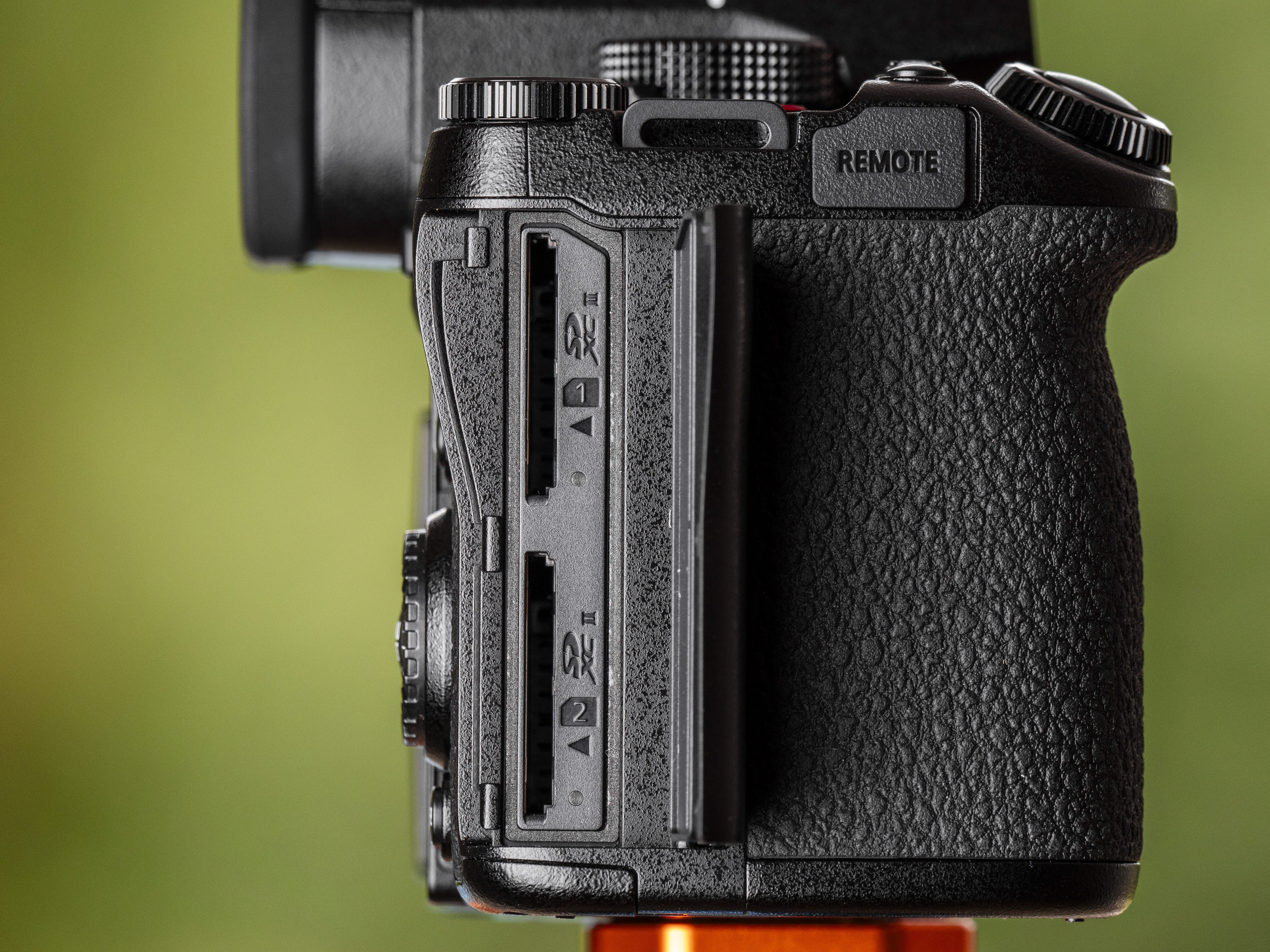 Lumix G9II приносить величезну кількість нових функцій у флагманську модель Panasonic формату Micro Four Thirds