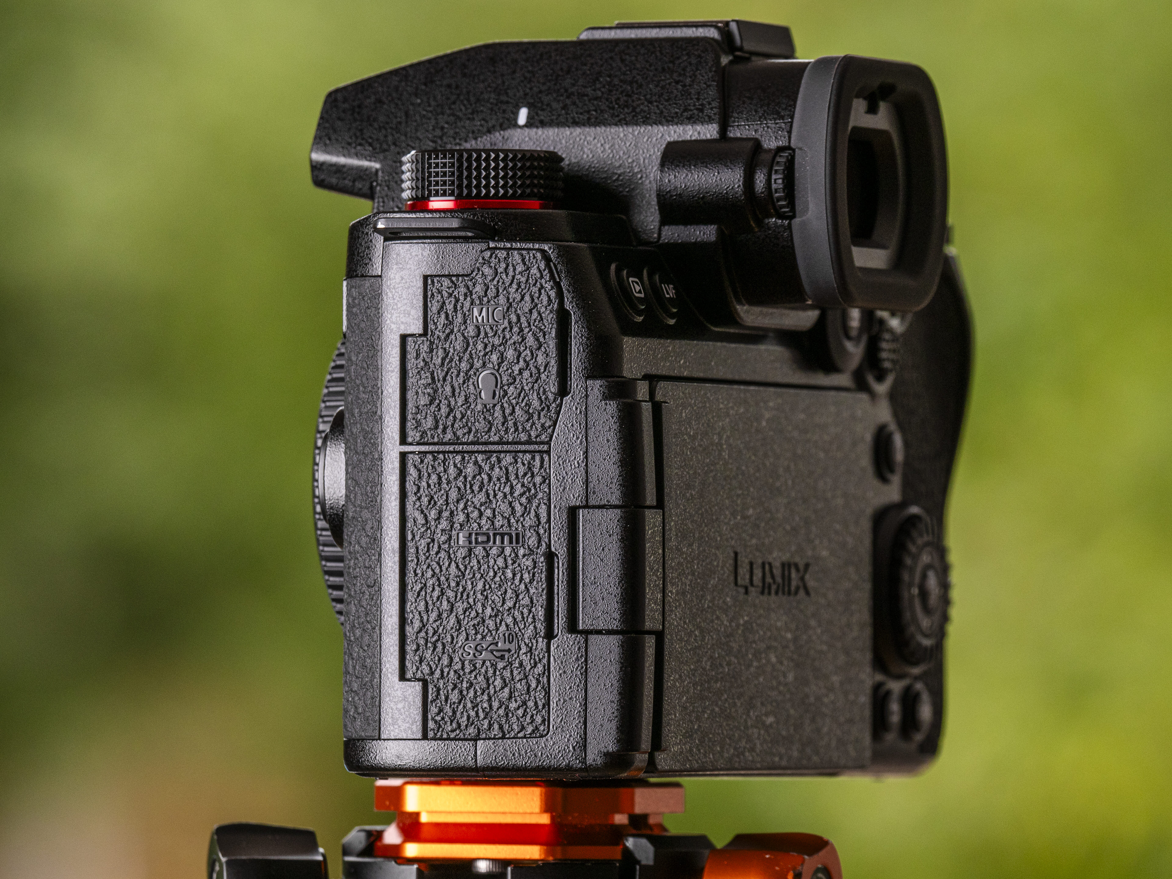 Lumix G9II приносить величезну кількість нових функцій у флагманську модель Panasonic формату Micro Four Thirds